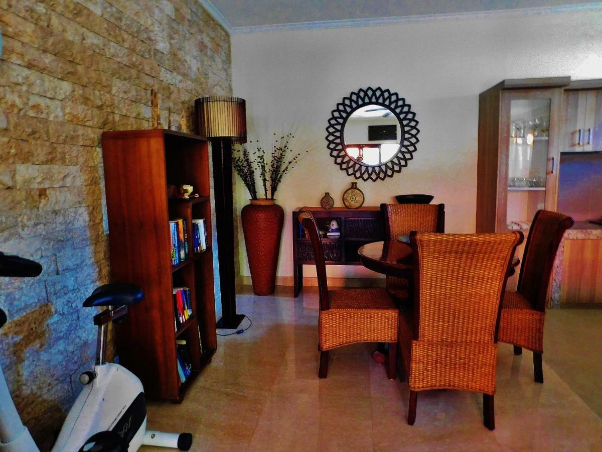 Villa Heliconia Семіньяк Екстер'єр фото