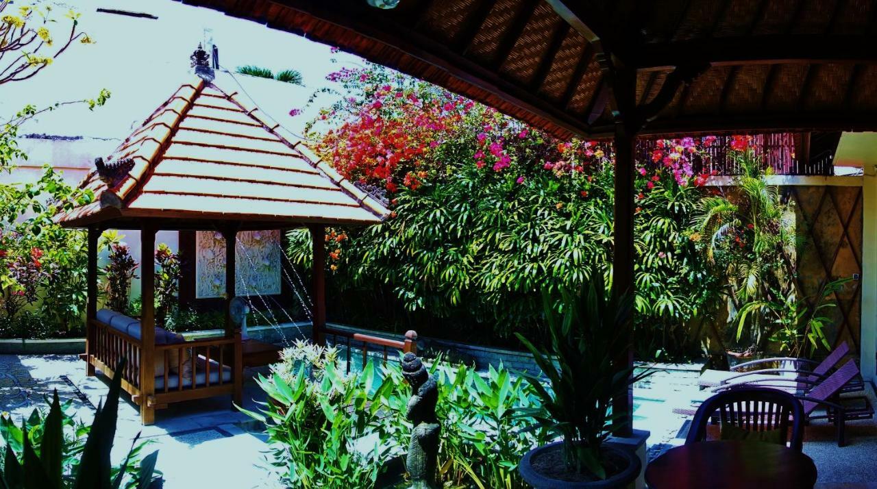 Villa Heliconia Семіньяк Екстер'єр фото