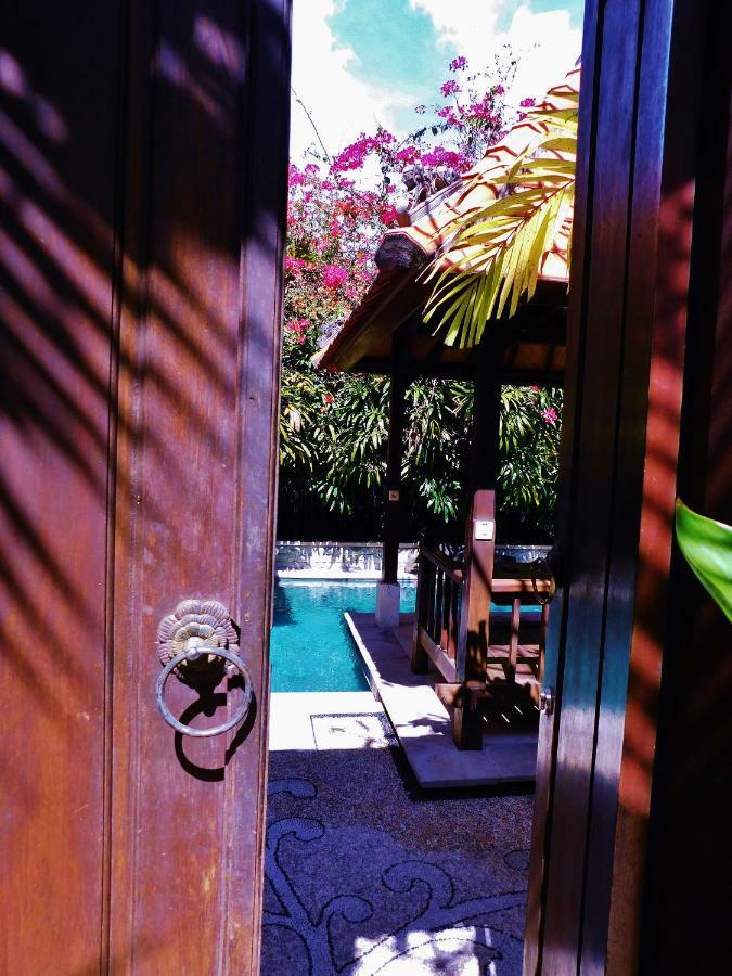 Villa Heliconia Семіньяк Екстер'єр фото