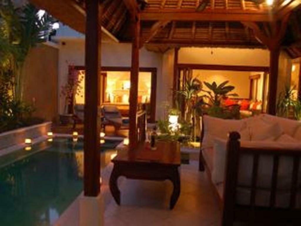 Villa Heliconia Семіньяк Екстер'єр фото