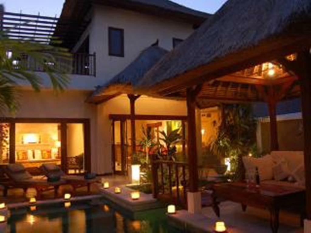 Villa Heliconia Семіньяк Екстер'єр фото